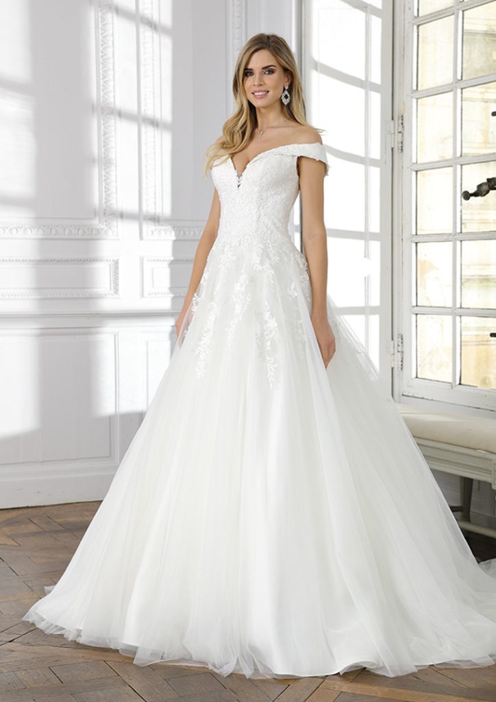 Ladybird 421002, Pronovias Group